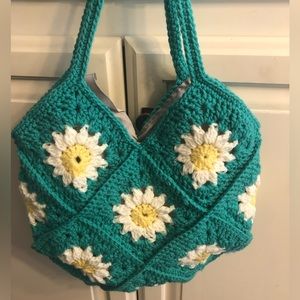 Granny square daisy vintage-style crochet bag, teal background & white/yellow